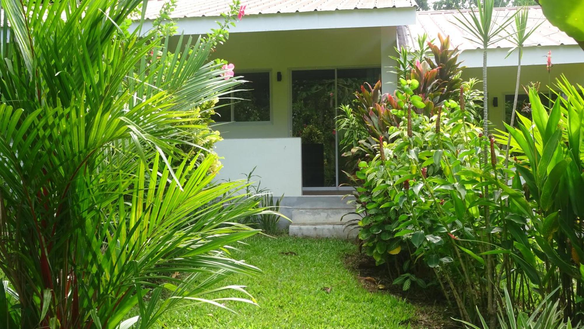 Acacia'S Cottages With Starlink Wifi Mambajao Luaran gambar